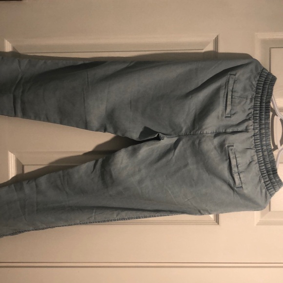 Light blue Gap acid wash stretchy jeggings - Picture 2 of 3